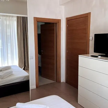 Casino Loft, Mamaia, Superhost Favorite! Apartment *