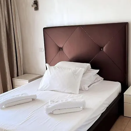 Casino Loft, Mamaia, Superhost Favorite! * מאמאיה