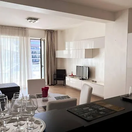 Lägenhet Casino Loft, Mamaia, Superhost Favorite!