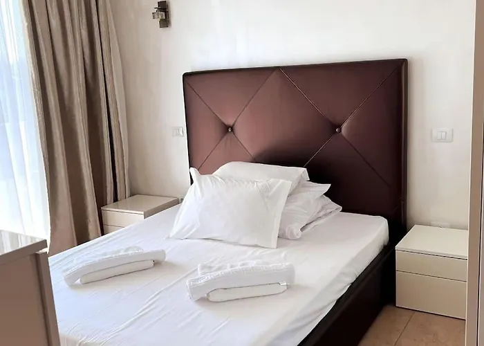 Casino Loft, Mamaia, Superhost Favorite! * Mamaia